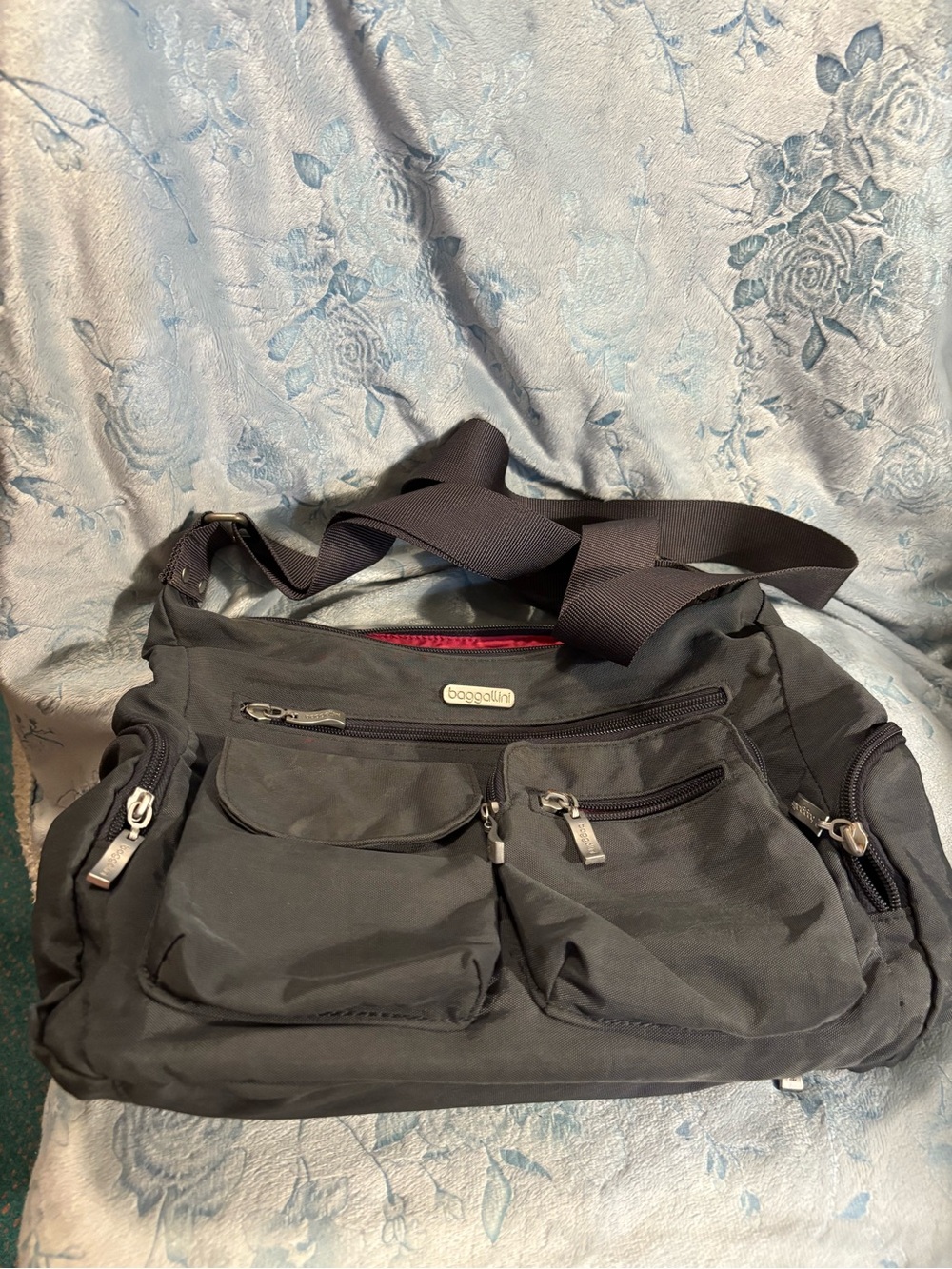 Baggallini Black Multi-Pocket Crossbody Bag